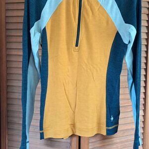 Smartwool Womens Classic Thermal Merino Base Layer 1/2 Zip Hoodie.